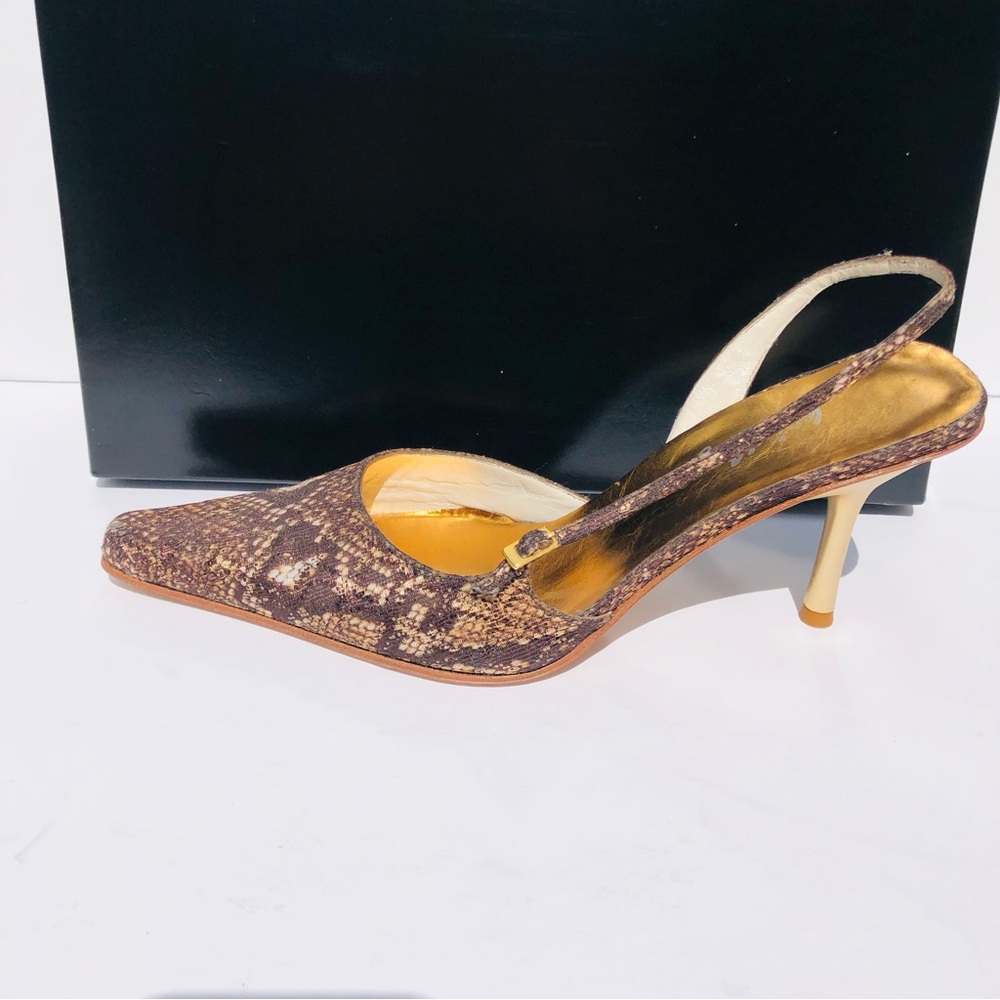 Snakeskin print shoes with sequins and gold accents Sz 8